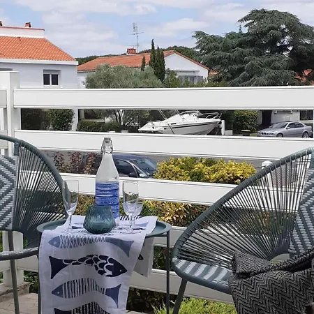 Maison De Avec Terrasse, Jardin, Garage, Animaux Acceptes A - Fr-1-494-116 別荘 *