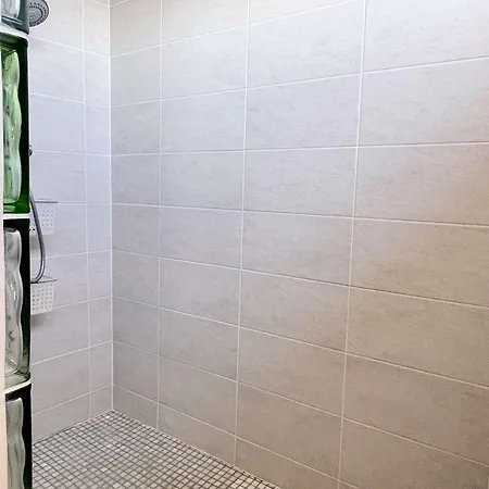 Maison De Avec Terrasse, Jardin, Garage, Animaux Acceptes A - Fr-1-494-116 *
