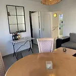Hébergement de vacances Maison De Avec Terrasse, Jardin, Garage, Animaux Acceptés à - Fr-1-494-116