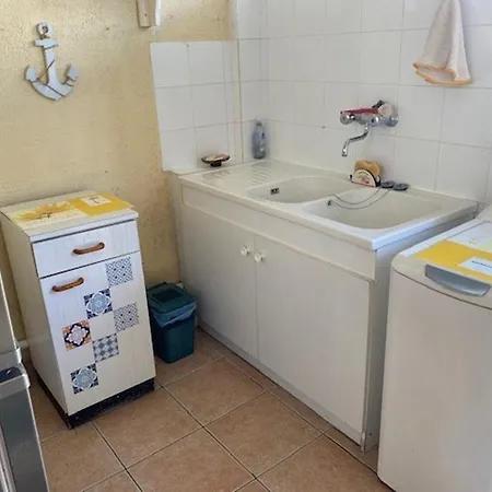 Maison De Avec Terrasse, Jardin, Garage, Animaux Acceptes A - Fr-1-494-116