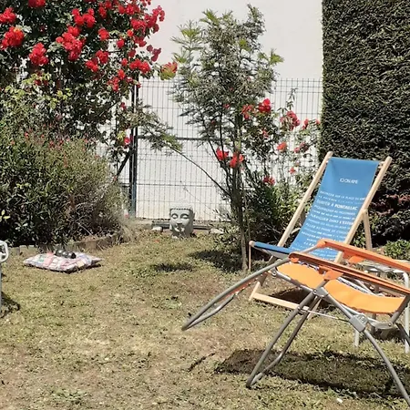 Maison De Avec Terrasse, Jardin, Garage, Animaux Acceptés à - Fr-1-494-116 *
