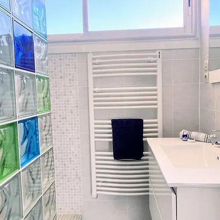 Maison De Avec Terrasse, Jardin, Garage, Animaux Acceptes A - Fr-1-494-116